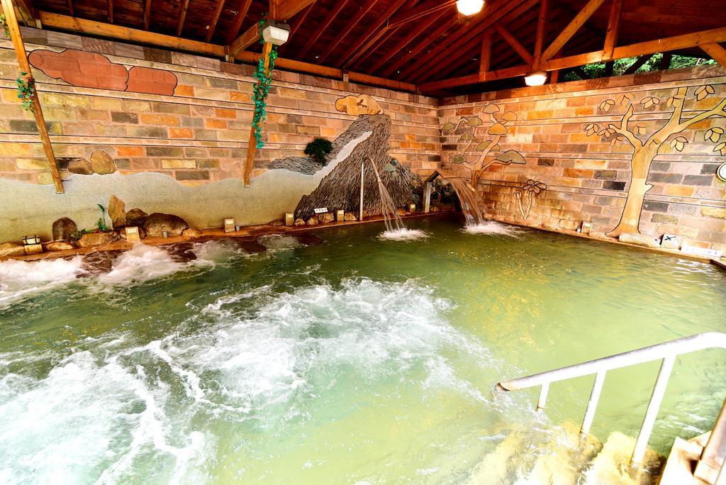 Jenq Yang Hotspring Hotel Женай Екстер'єр фото