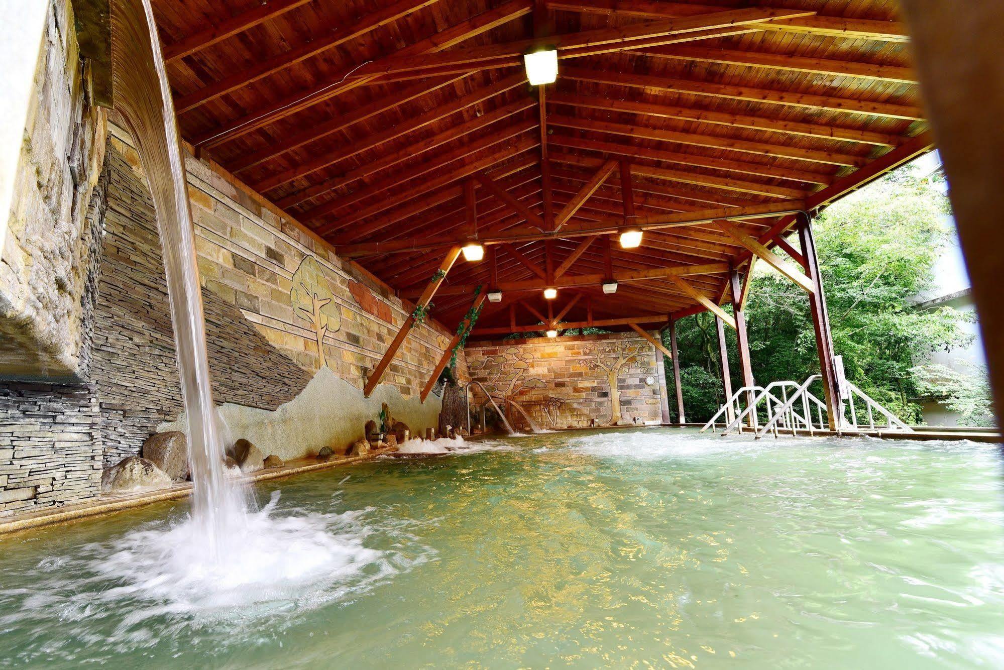 Jenq Yang Hotspring Hotel Женай Екстер'єр фото